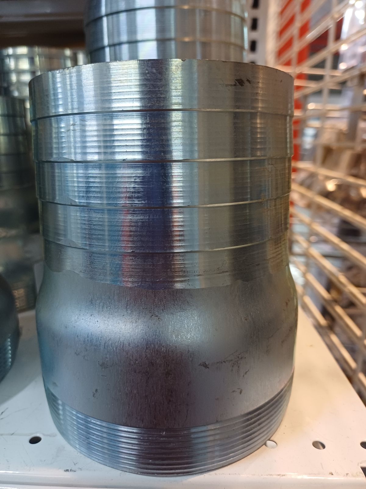 A14009 แป๊บลด 1 ข้าง เกลียวนอก 4" * 4" (หางปลาไหล)