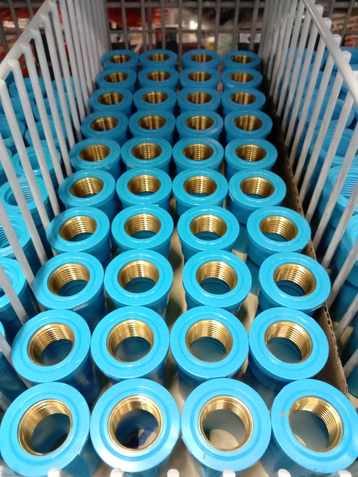 ต่อตรงเกลียวในทองเหลือง 1/2" (SCG)