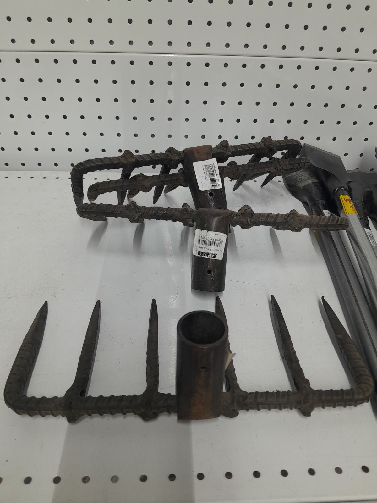 คราดหวี สีดำ 6 พันหุ้ม