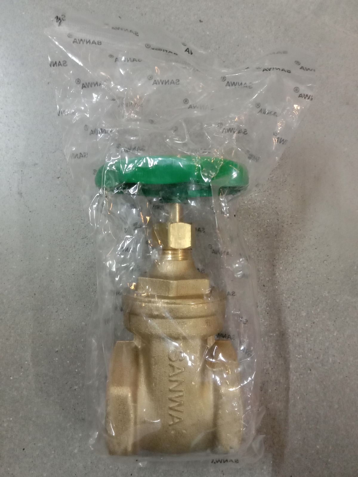 ประตูน้ำ 1.1/4" ทองเหลือง พวงมาลัย SANWA