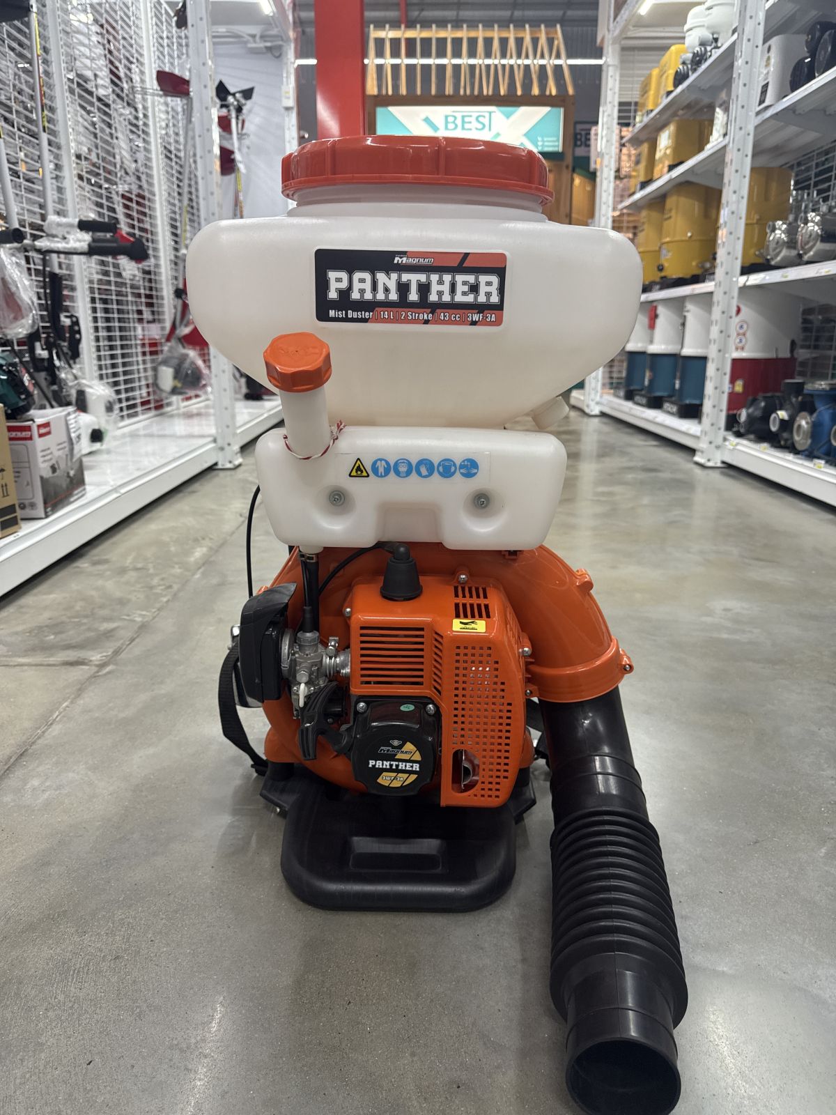 (ราชา)เครื่องพ่นยา พ่นเมล็ด 2 จังหวะ Magnum Panther 3WF-3A 14L สีส้ม ท่อดำ-ลิ้นสแตนเลส