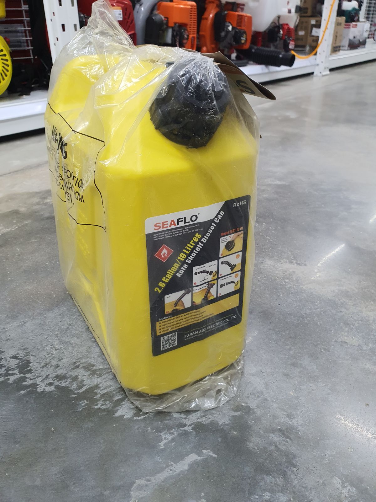 แกลลอนน้ำมันดีเซล 10L สีเหลือง SFDT-10