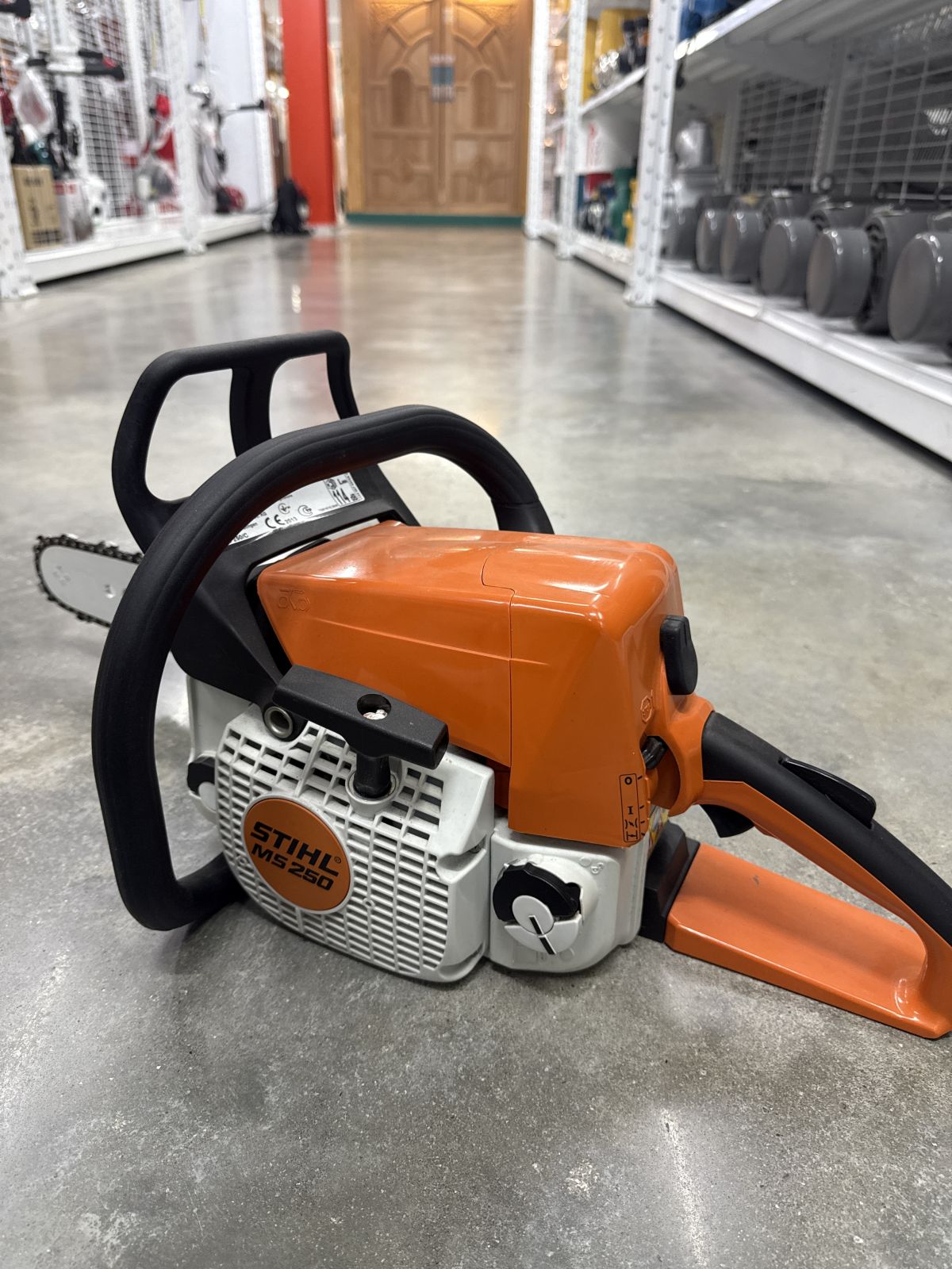 เครื่องเลื่อยโซ่ยนต์ STIHL MS250 บาร์ 12"