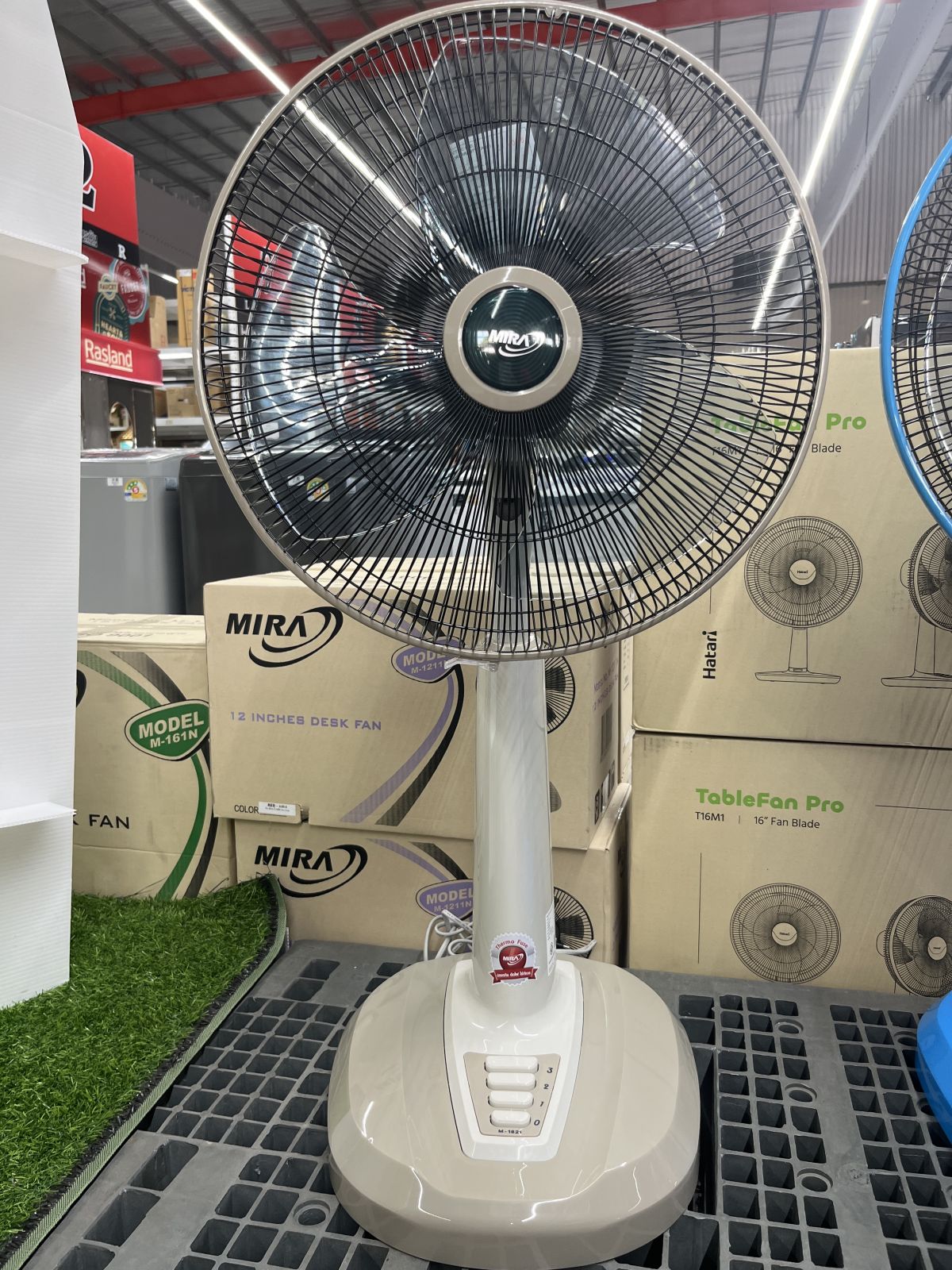 พัดลมสไลด์ 18" MIRA M-1821