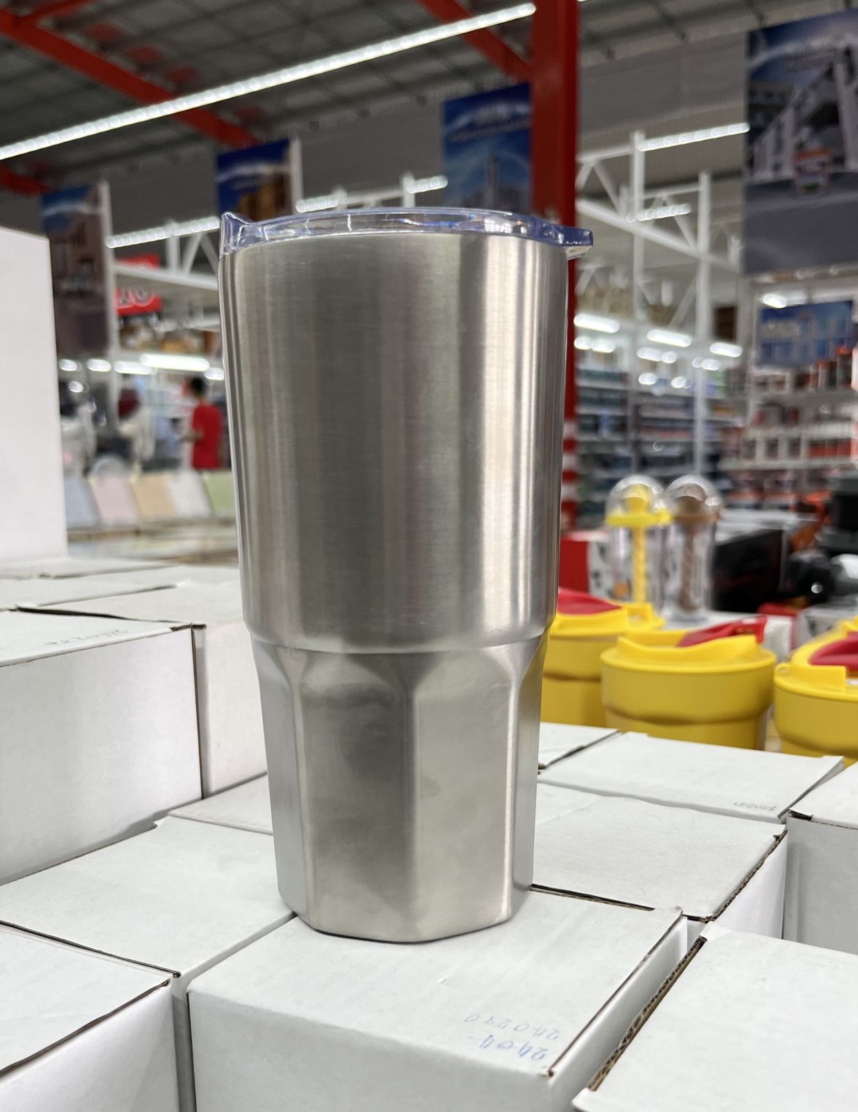 แก้วเยติ ทรงเหลี่ยม ขนาด 20 oz. (คละสี)