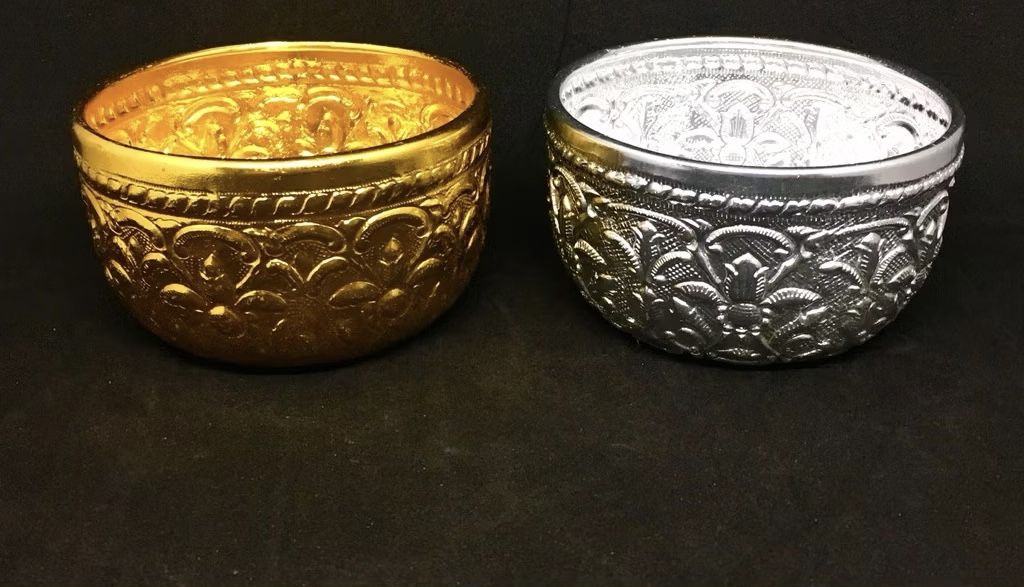 P10504ขันน้ำพลาสติกลายไทย 30 ซม. (สีทอง/สีเงิน)